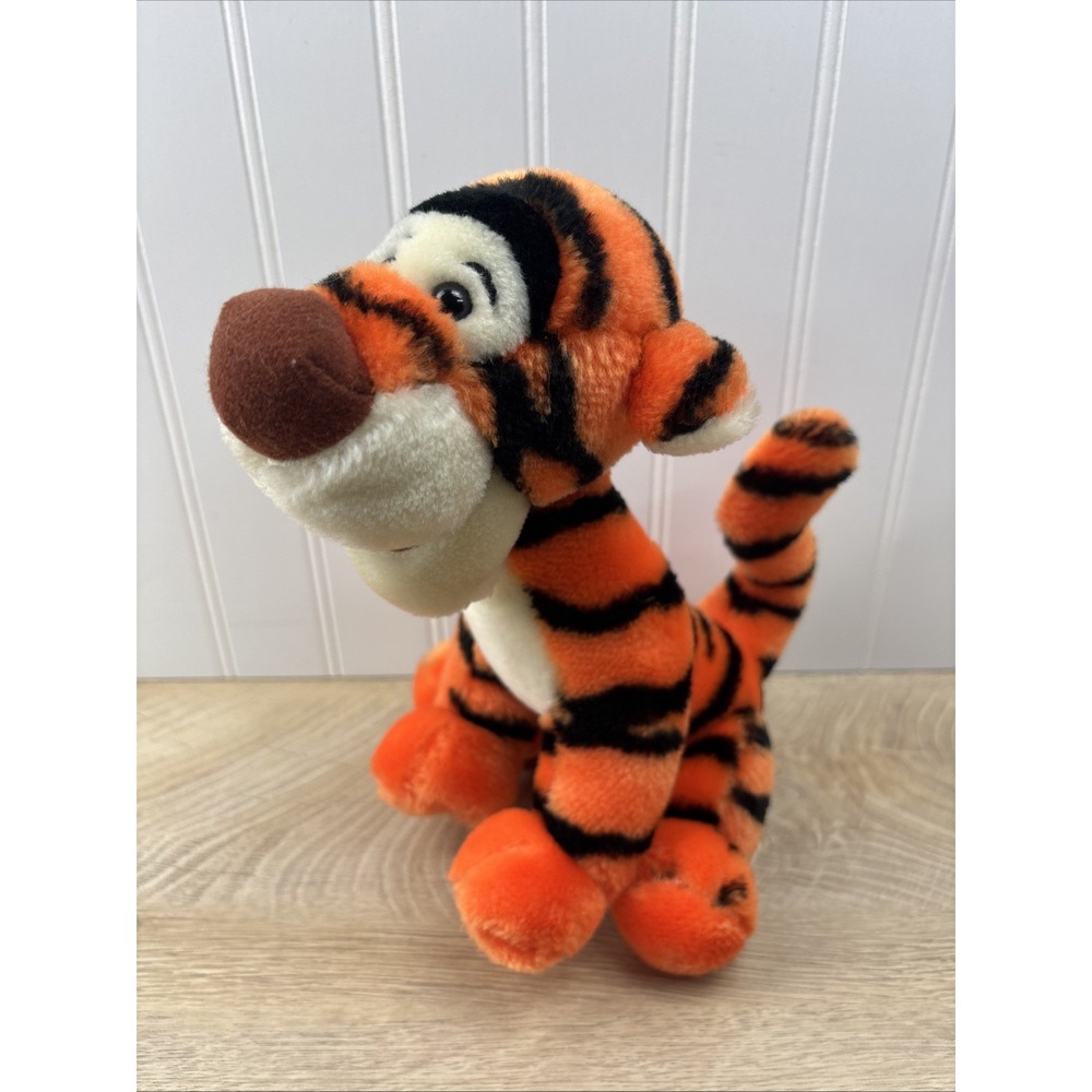 VTG Disneyland Disney World Tigger Plush Stuffed Animal Soft Toy POOH & Friends